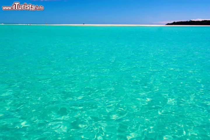 Immagine Sabbia bianca e mare cristallino sono gli ingredienti di una vacanza perfetta nell'isola di Nosy Iranja, Madagascar - foto © Paolo Bona / Shutterstock