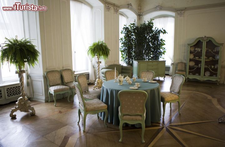 Immagine Una sala del castello di Ksiaz. All'interno dell'edificio, oltre alle stanze storiche visitabili, sono stati ricavati anche ristoranti e hotel di lusso - foto © Radoslaw Maciejewski / Shutterstock.com