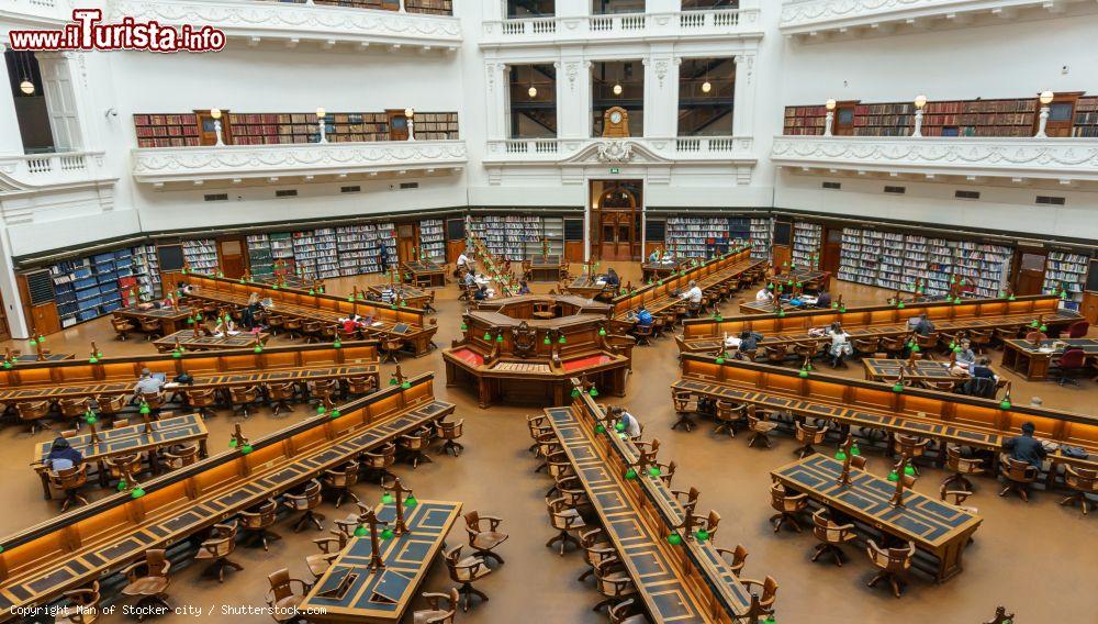 Immagine Sala di lettura alla biblitoeca di stato a Melbourne, Victoria, Australia - © Man of Stocker city / Shutterstock.com