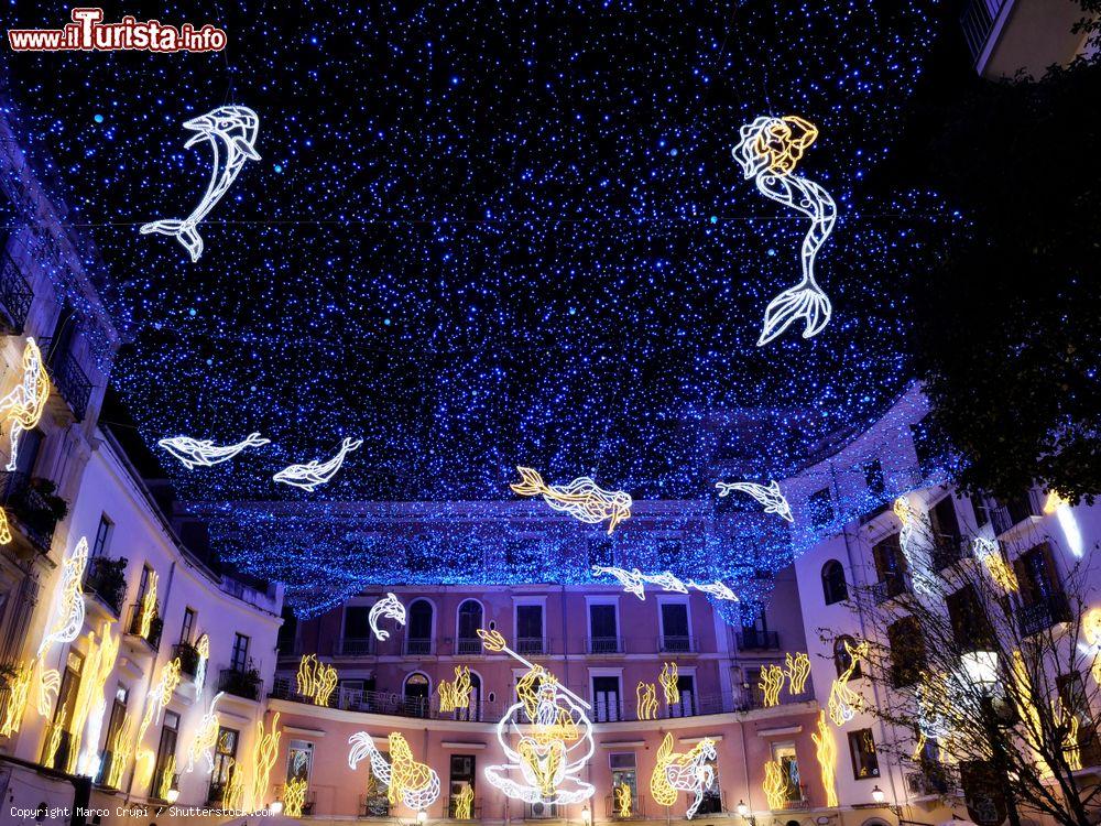 Immagine Luci d'arista a Salerno, luminarie natalizie - © Marco Crupi / Shutterstock.com