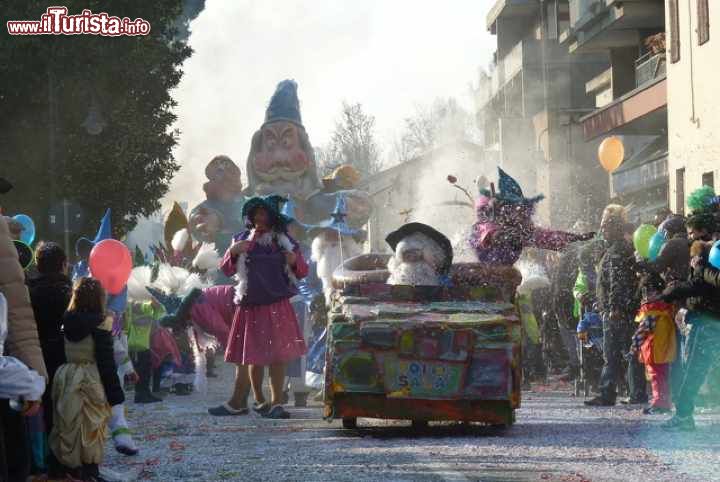 Immagine Salzano la sfilata del suo Carnevale