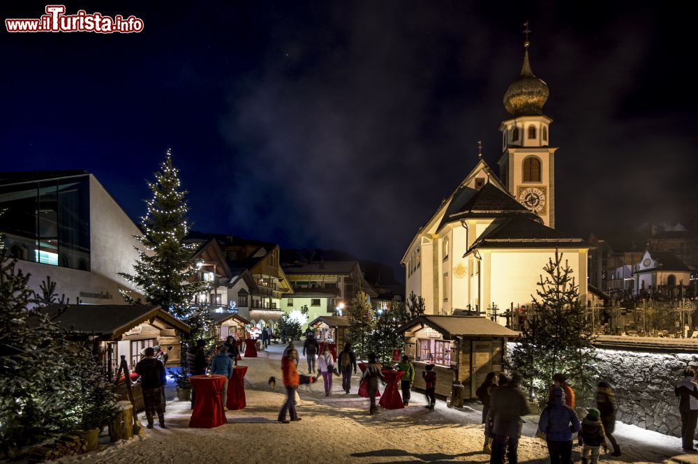 Immagine San Cassiano in Badia: anche qui trovate i tipici mercatini di Natale dell'Alto Adige - © Alex Moling / www.suedtirol.info