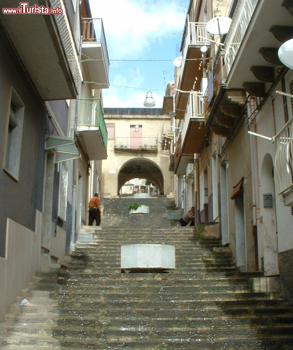 Immagine San Cono, uno scorcio del centro storico del borgo siciliano