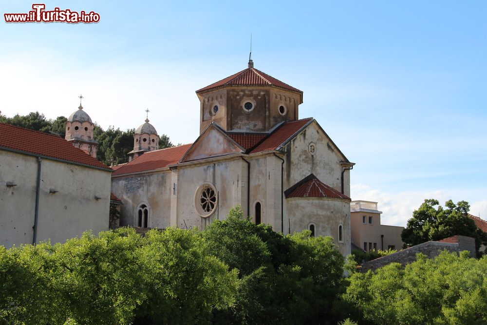 Immagine San Spiridon, la chiesa ortodossa del vecchio centro di Skradin (Croazia).