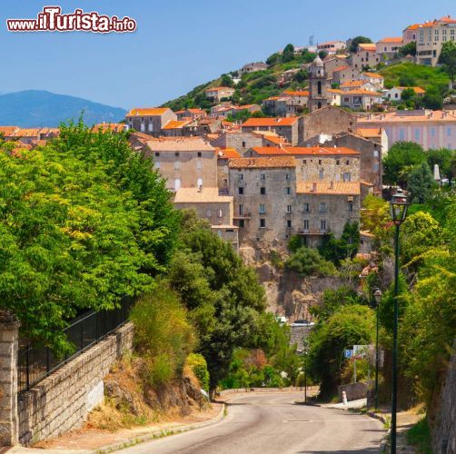 Immagine Sartene, Corsica (Francia): il comune si estende su una vasta area del sud-ovest dell'isola che comprende i rilievi dell'entroterra e la zona costiera - foto © Shutterstock.com