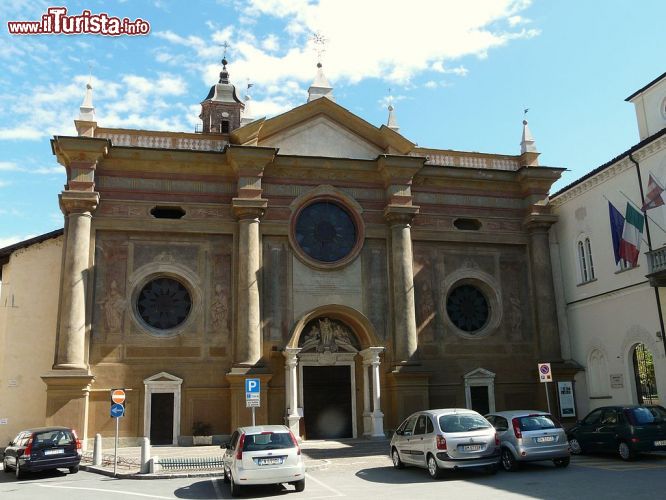Immagine Savigliano la facciata della chiesa di San Pietro dei Cassinesi