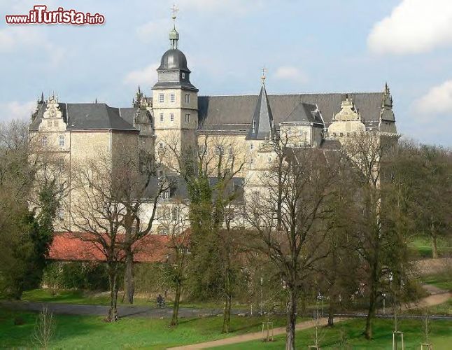 Immagine Schloss Wolfsburg  il castello medievale  di Neuhaus l'unico edifico antico della città