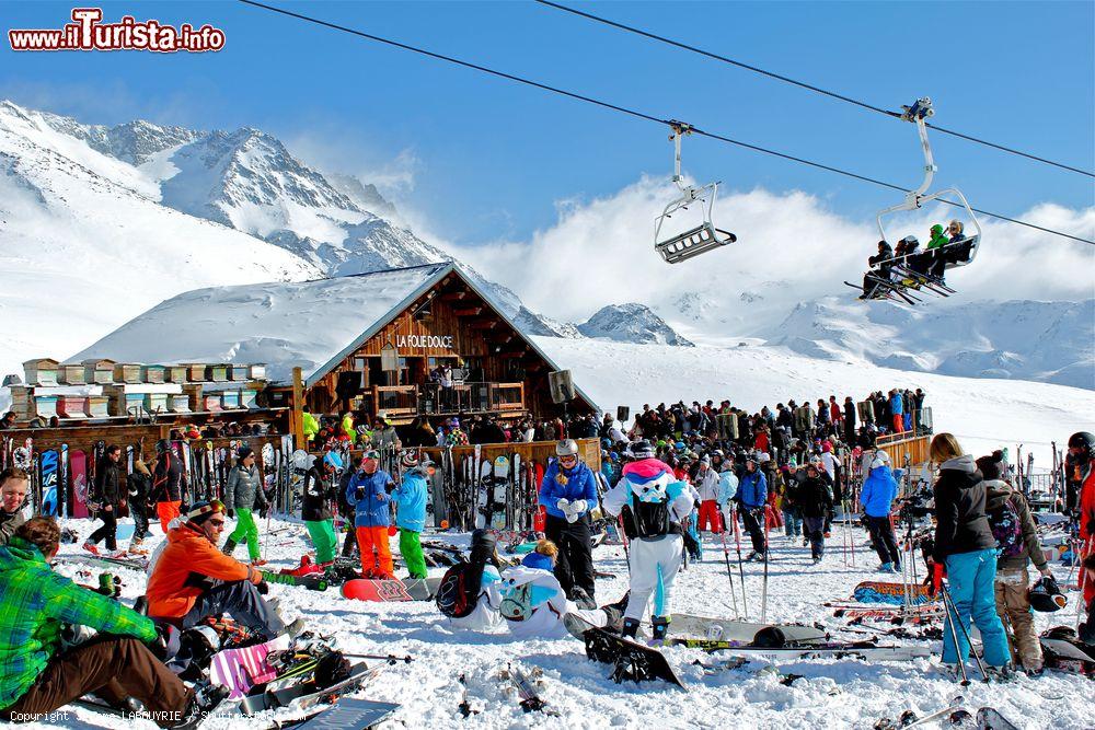 Immagine Sciatori alla baita Folie Douce alla stazione sciistica di Val Thorens, Francia - © Jerome LABOUYRIE / Shutterstock.com