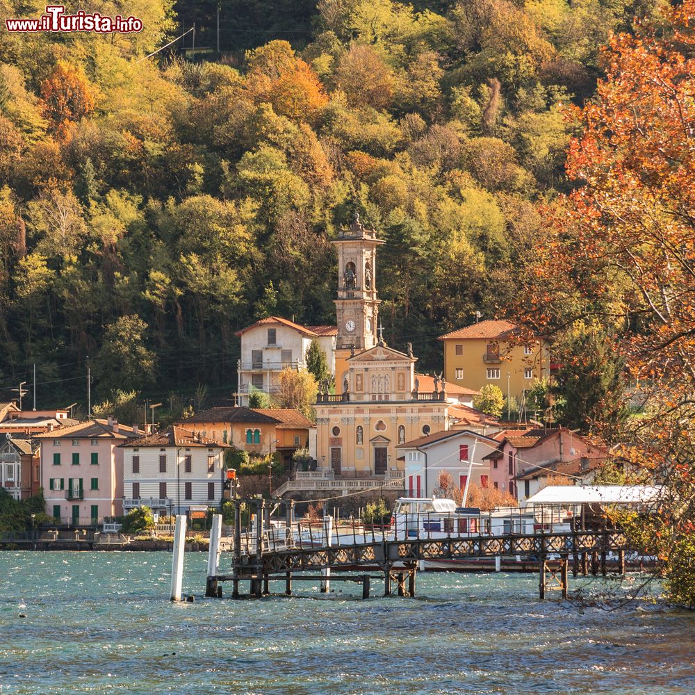 Immagine Uno scorcio del lago di Lugano con la chiesa di Sant'Ambrogio sullo sfondo, Porto Ceresio (Varese).