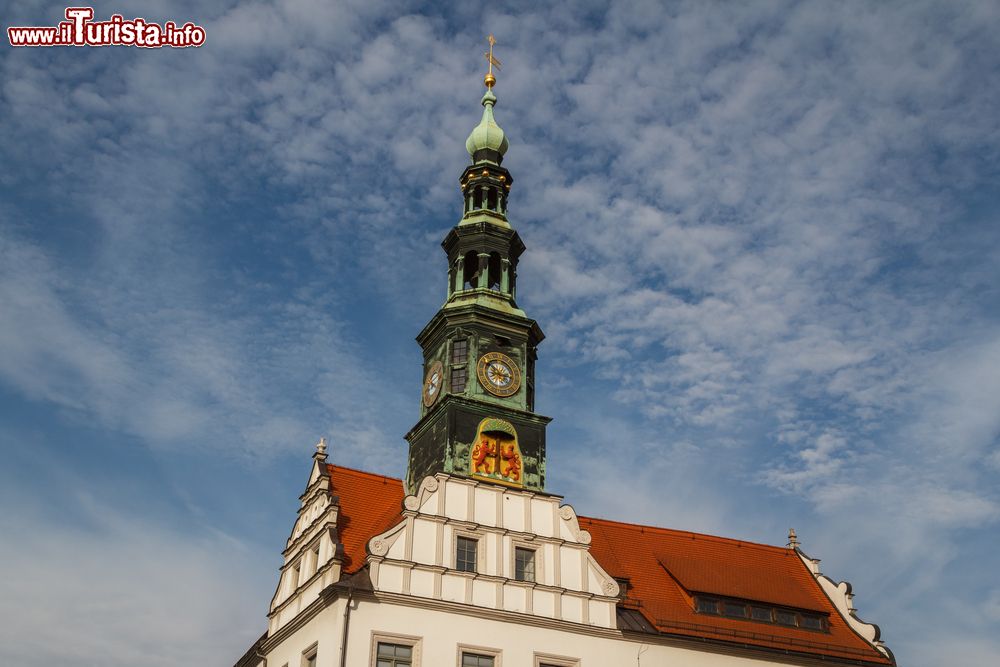 Immagine Uno scorcio del Palazzo Municipale di Pirna, Sassonia, Germania, con la torre dell'orologio.