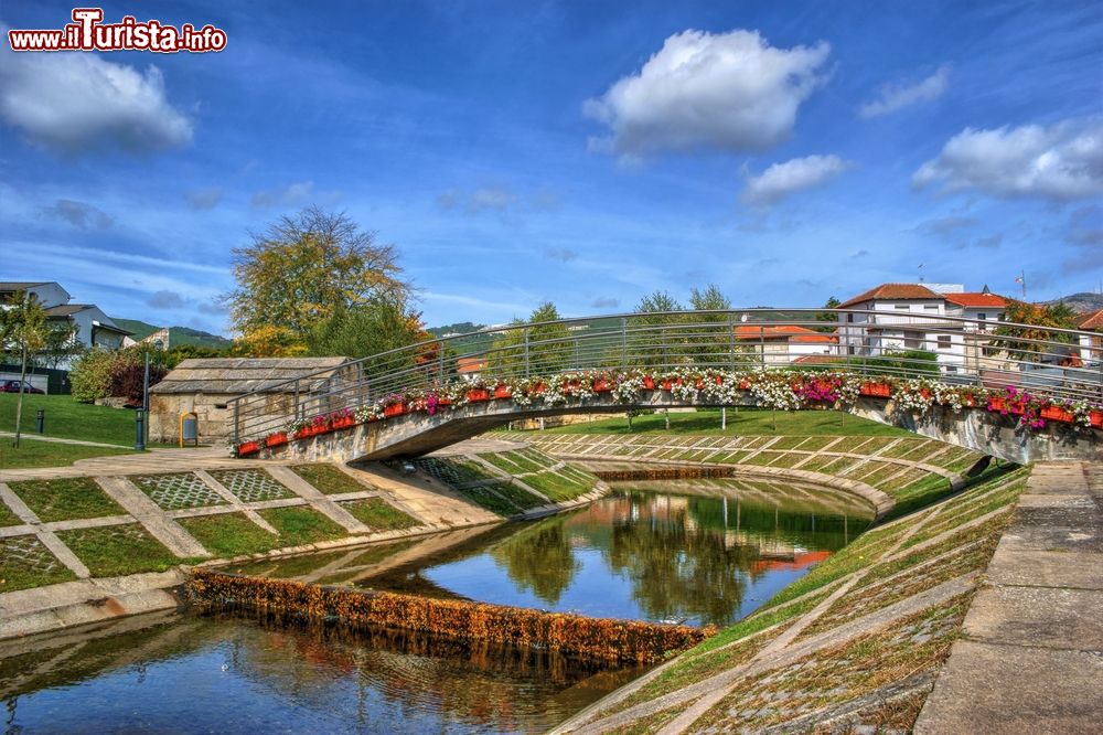 Immagine Uno scorcio del piccolo villaggio di Boticas, Portogallo. Questo paesino si trova nella zona di Barroso, una regione montuosa e agreste del Portogallo.