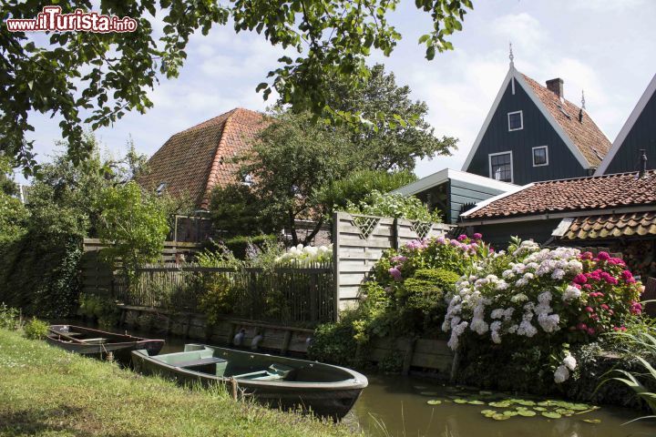 Immagine Le case di De Rijp, il borgo possiede circa 400 anni di storia, ed una meta perfetta per una gita di un giorno da Amsterdam