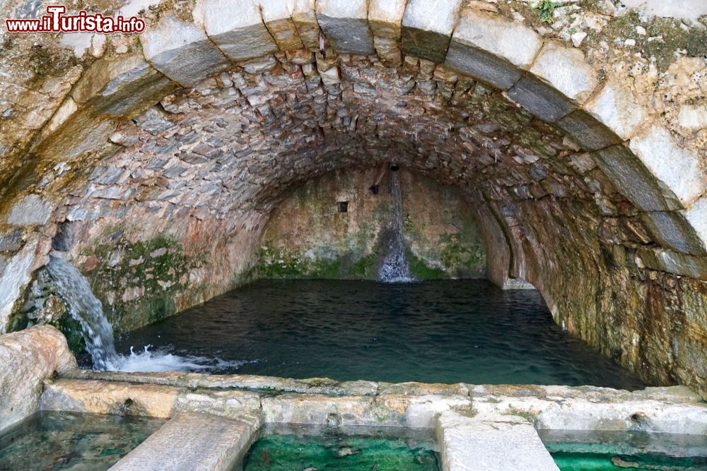 Immagine Uno scorcio dell'acquedotto di Megali Vrysi nel villaggio di Krasi, Lassithi, isola di Creta (Grecia).