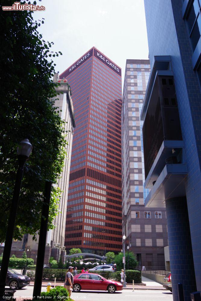 Immagine Scorcio di grattacieli visti da Penn Avenue in una giornata d'estate, Pittsburgh, Pennsylvania. Architettura moderna con vetro e acciaio - © Vladimir Martinov / Shutterstock.com