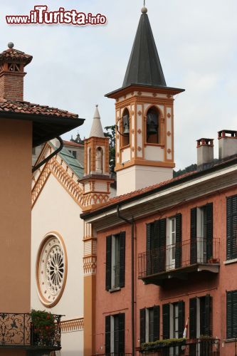 Immagine Scorcio fotografico di Menaggio, Lombardia. Uno degli edifici religiosi che si innalzano nel territorio di questo angolo di Lombardia in provincia di Como - © Farida Doctor-Widera / Shutterstock.com