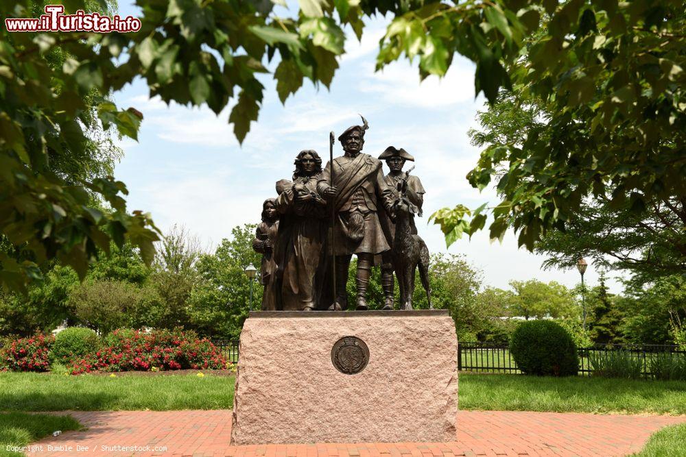 Immagine Scultura in memoria degli immigrati scozzesi a Philadelphia (Pennsylvania), USA - © Bumble Dee / Shutterstock.com