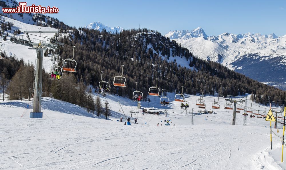 Immagine Una Seggiovia a Pila, le piste sopra ad Aosta