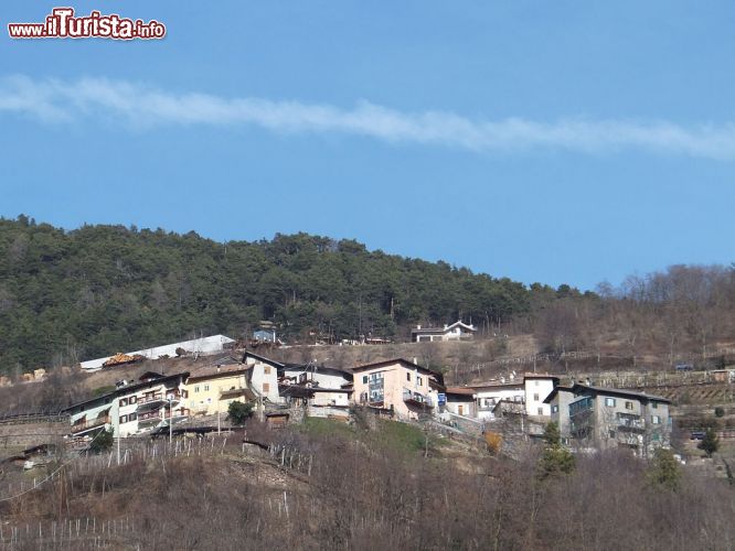 Immagine Segonzano, la frazione Teaio (Trentino Alto Adige). Questa graziosa borgata si trova a circa 750 metri dal Comune.