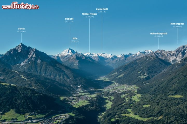 Immagine Seven Summits, Valle dello Stubai: la panoramica completa delle vette che compongono le Seven Summits. Chi riesce a scalarle tutte, o almeno tre di esse, ha diritto ad un certificato ufficiale che ne attesta l'avvenuta conquista - Foto TVB Stubai Tirol, Heinz Zak.