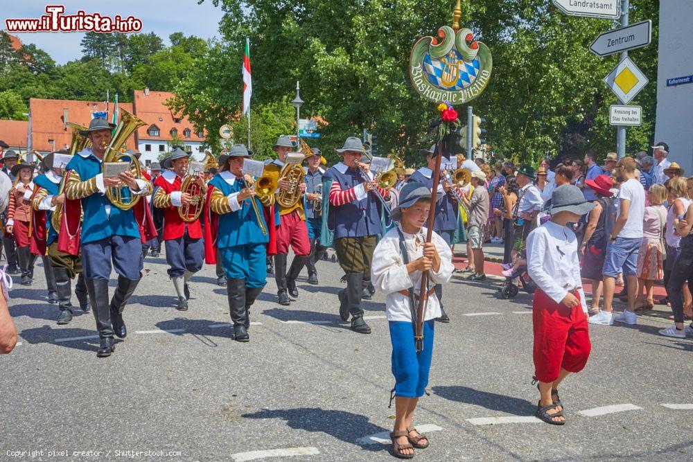 Immagine Sfilata della banda musicale per la Ruethenfest a Landsberg am Lech, Germania  - © pixel creator / Shutterstock.com