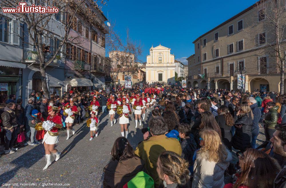 Immagine Sfilata di Carnevale nel centro di Poggio Mirteto nel Lazio - © ValerioMei / Shutterstock.com