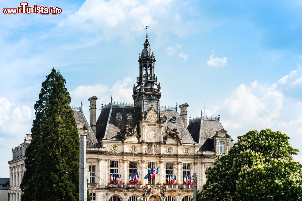 Immagine Architettura del Palazzo Municipale di Limoges, Francia.