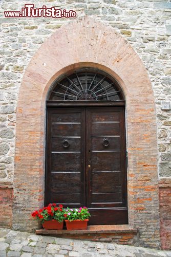 Immagine Una porta del centro storico a Sant'Agata Feltria - © claudio zaccherini / Shutterstock.com