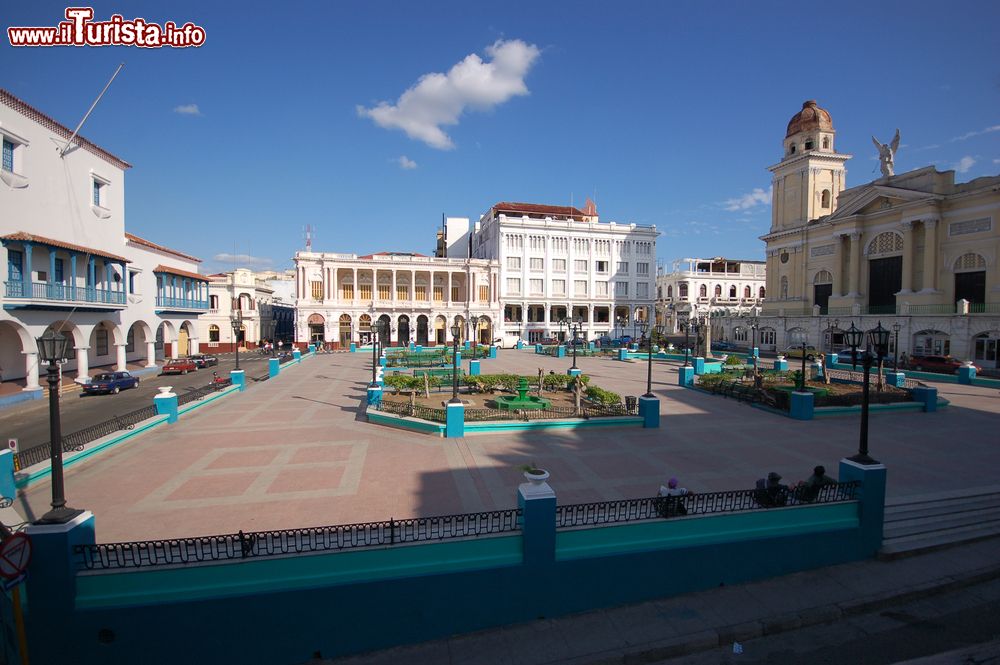 Immagine Una delle piazze di Santiago de Cuba, Parque Céspedes