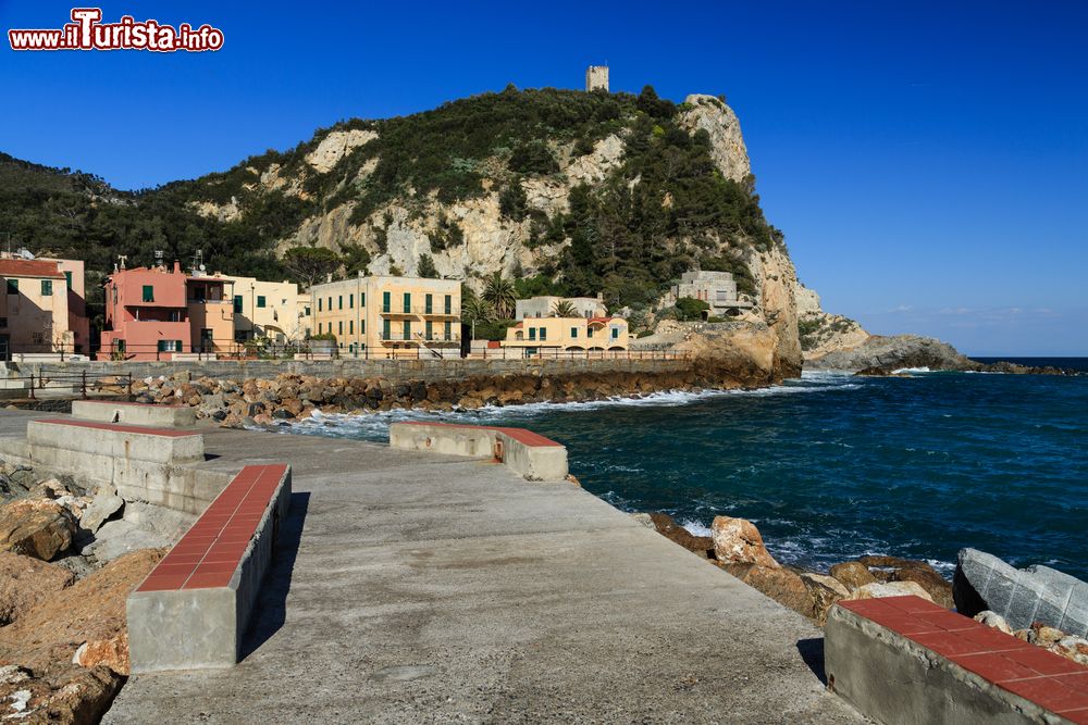 Immagine il promontorio di Varigotti in Liguria