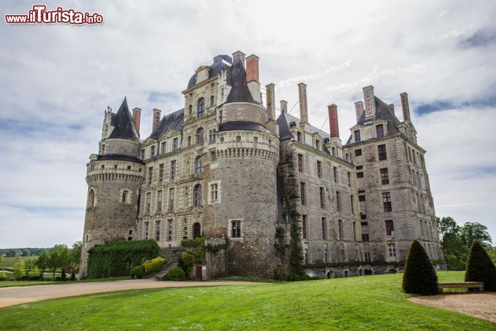 Immagine Il grande maniero di Brissac-Quincé, si trova lungo la valle della Loira in Francia - © Oleg Bakhirev / Shutterstock.com