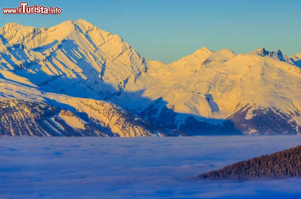 Immagine Montagne di Les Diablerets, Svizzera. A 1200 metri sul livello del mare, questa località domina il massiccio montuoso e le valli sottostanti.