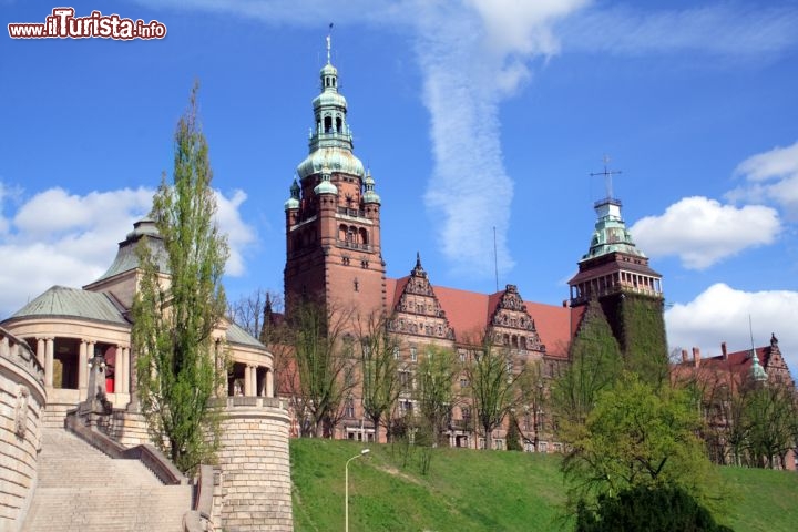 Immagine Panorama di Stettino (Szczecin), fotografato dalle rive del fiume Oder - © Aga & Miko (arsat) / Shutterstock.com