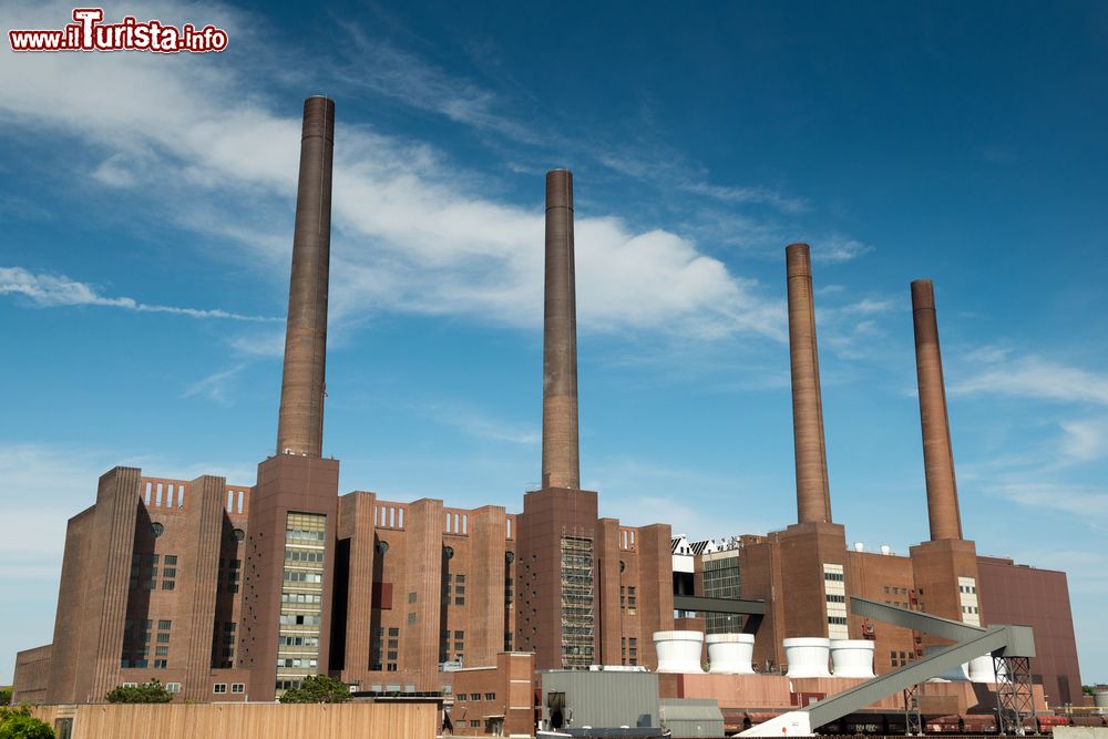 Immagine La storica fabbrica Volkswagen a Wolfsburg, in Bassa Sassonia. - © lexan / Shutterstock.com