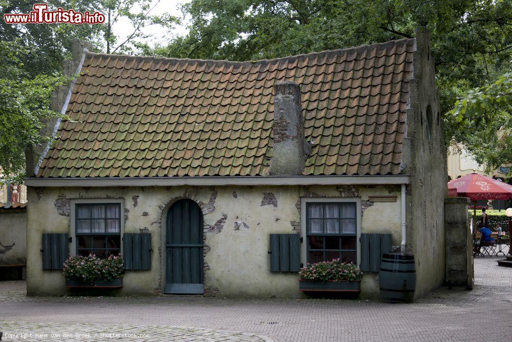 Immagine Una casa a Kaatsheuvel, la cittadina famosa per il Parco divertimenti di Efteling - © Hans van den Broek / Shutterstock.com
