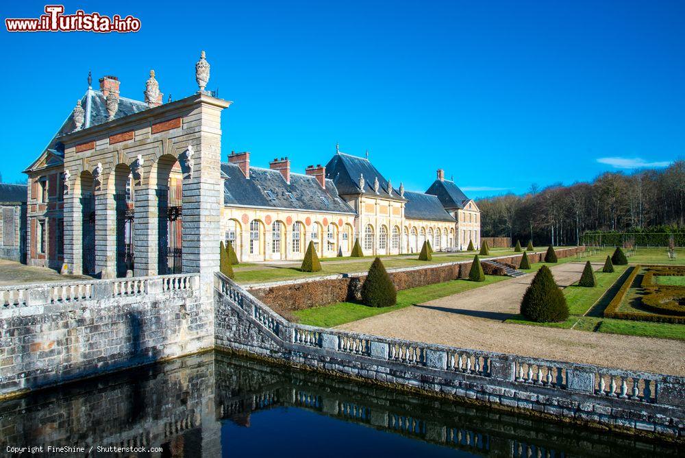 Immagine Il Castello di Vaux le Vicomte e il suo giardino nei pressi di Melun, a sud-est di Parigi - © FineShine / Shutterstock.com