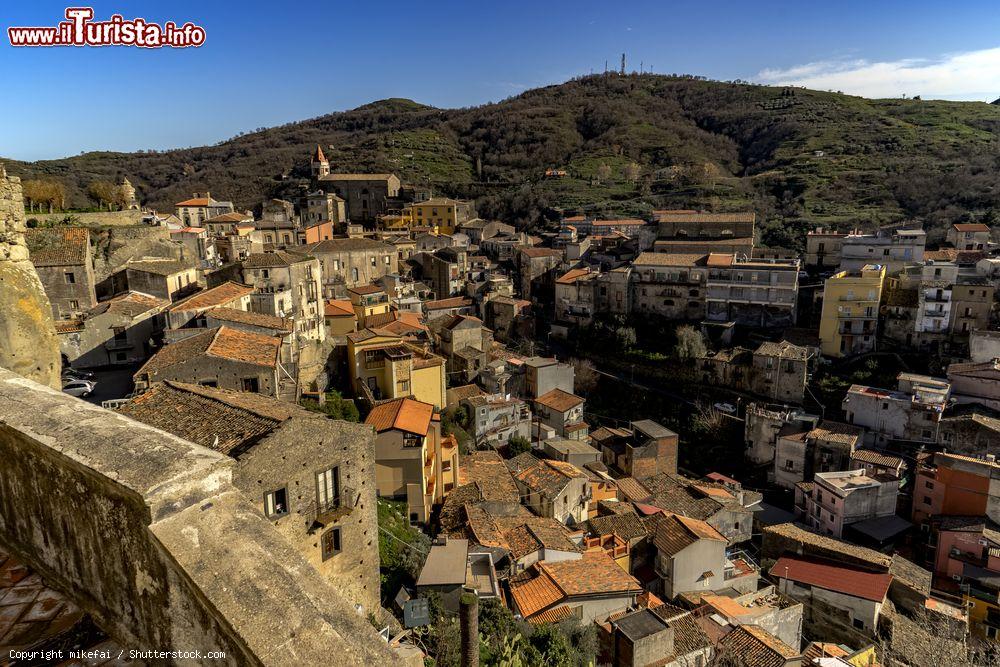 Immagine Scorcio panoramico del borgo di Castiglione di Sicilia - © mikefai / Shutterstock.com