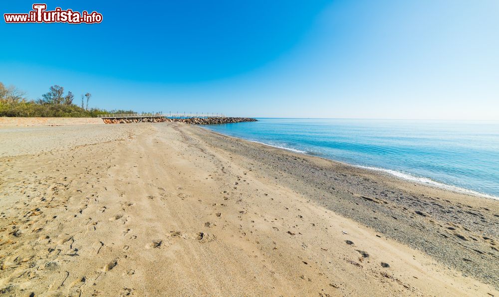 Immagine Ampia spiaggia sul mare di Sardegna: siamo a Marina di Cardedu