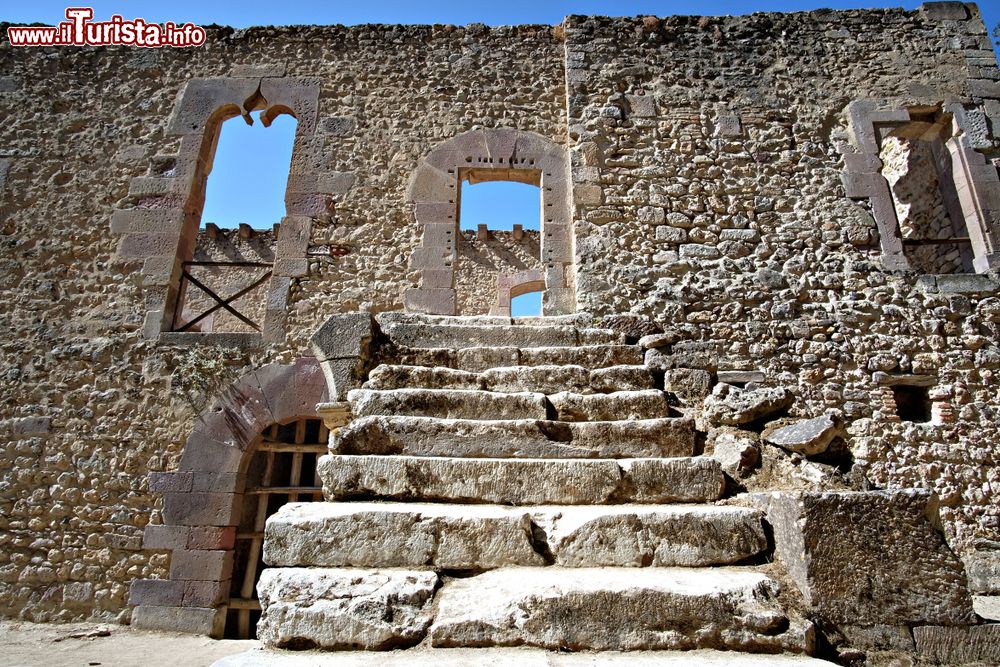 Immagine Le rovine del castello di Laconi in Sardegna