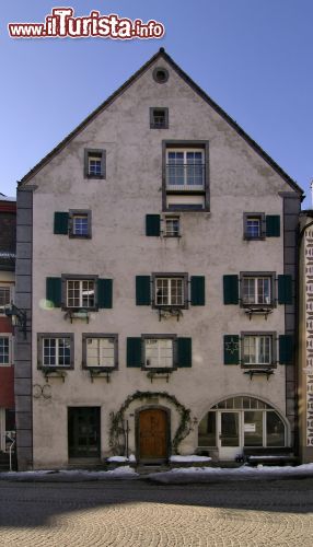 Immagine Un'antica casa nel centro di Maienfeld, in Svizzera. - © Jan Bruder / Shutterstock.com