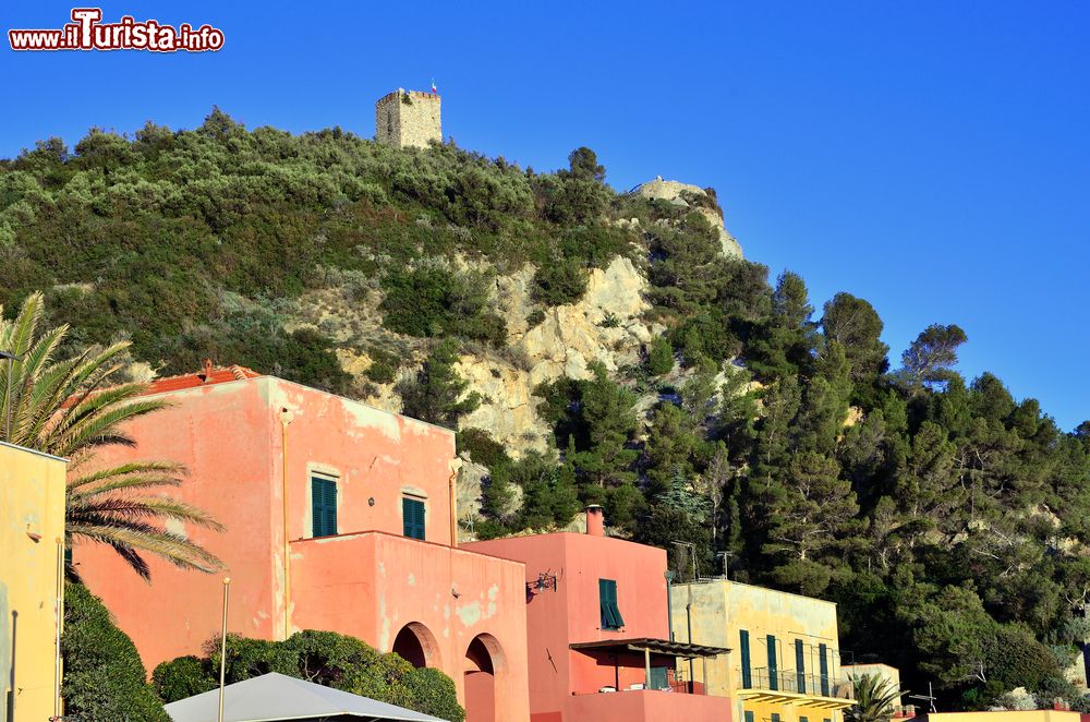 Immagine Torre di  vedetta a Varigotti, provinica di Savona in Liguria