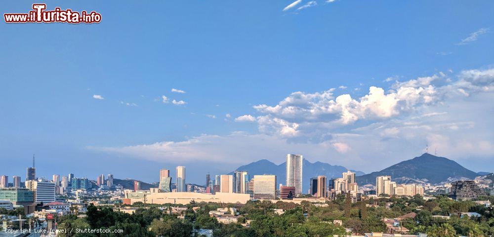 Immagine Skyline del villaggio di San Pedro Garza Garcia nell'area metropolitana di Monterrey, Messico - © Luke.Travel / Shutterstock.com