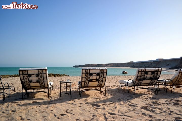 Immagine Spiaggia Hotel Calipau Sahara, Dakhla: è la spiaggia privata dell'hotel, situata in una piccola baia al riparo dalle forti correnti oceaniche. Le camere dell'hotel si affacciano direttamente sulla spiaggia.