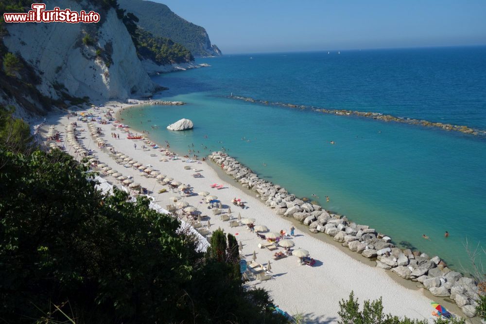 Immagine Spiaggia dei frati  nel Parco del Conero a Numana