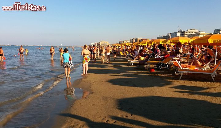 Immagine La spiaggia di Valverde di Cesenatico è partcolarmente apprezzata dalle famiglie, che qui trovano tutti i comfort e l'ospitalità tipica romagnola.