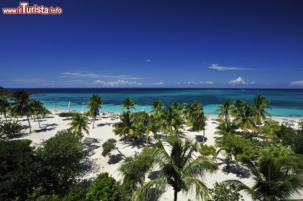Immagine Una delle spledndide spiagge di Guardalavaca, località turistica sulla costa atlantica di Cuba, nella provincia di Holguìn.