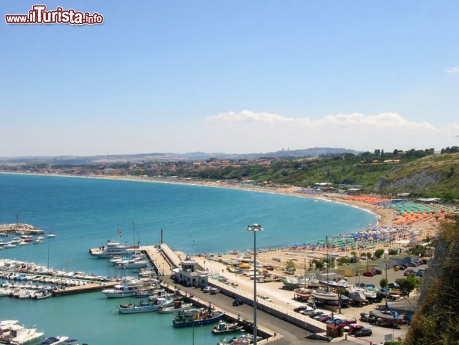 Immagine Spiaggia di Numana bassa a sud del porto