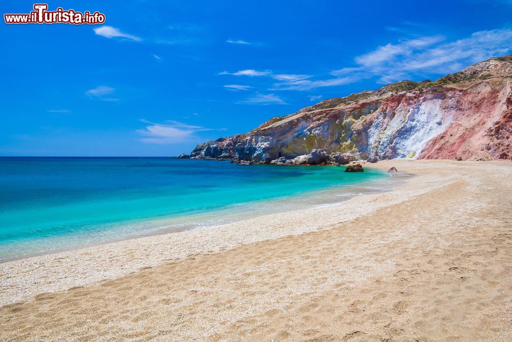Immagine La spiaggia di Paliochori sull'isola di Milos arcipelago delle Cicladi in Grecia