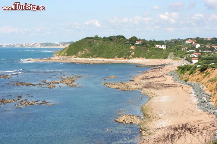 Immagine La spiaggia di Saint-Jean-de-Luz in Aquitania, una delle spiagge più belle di Francia.