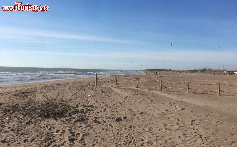 Immagine La Spiaggia di Sant'Agostino tra Tarquinia e Civitavecchia nel Lazio  - © www.mescalinablog.com