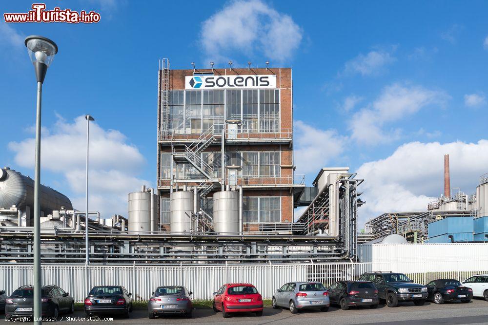 Immagine Lo stabilimento della Solenis a Krefeld, Germania. L'azienda è fra i leader nel settore dei trattamenti idrici e dei prodotti chimici - © Lukassek / Shutterstock.com